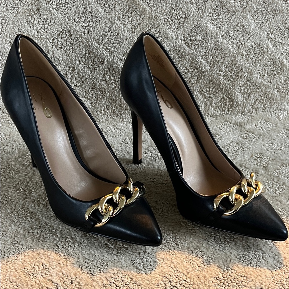 Black Heels with Gold Chain Accent Size 6M